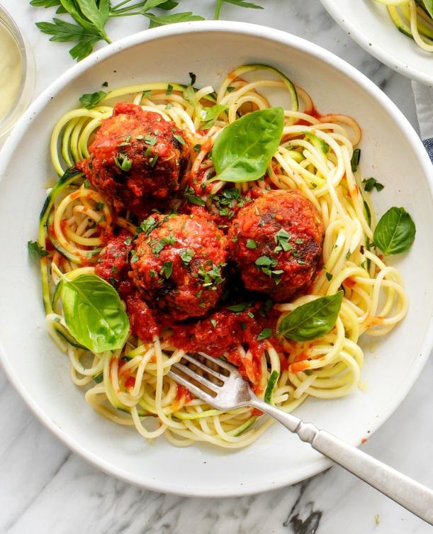 Вегетарианские спагетти с фрикадельками